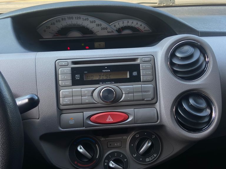 Toyota ETIOS XLS Sedan 1.5 Flex 16V 4p Mec.