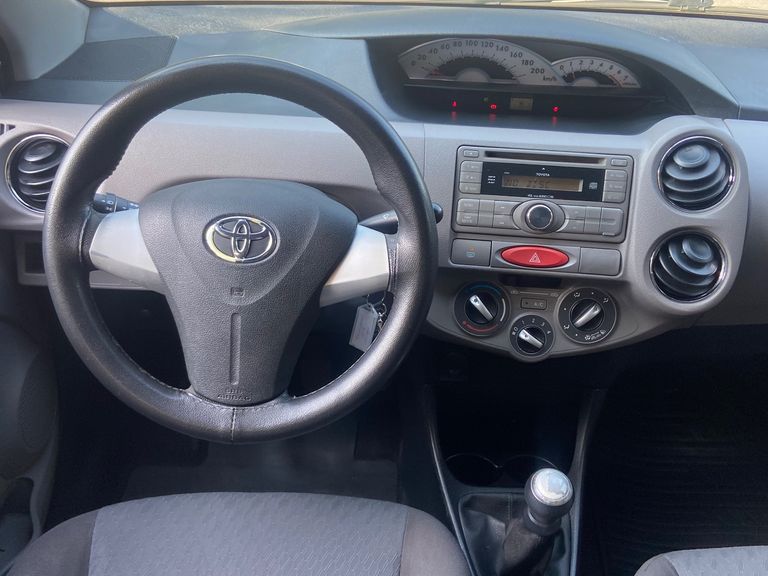 Toyota ETIOS XLS Sedan 1.5 Flex 16V 4p Mec.