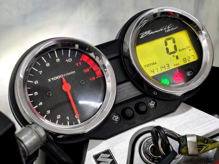 SUZUKI BANDIT N-1200