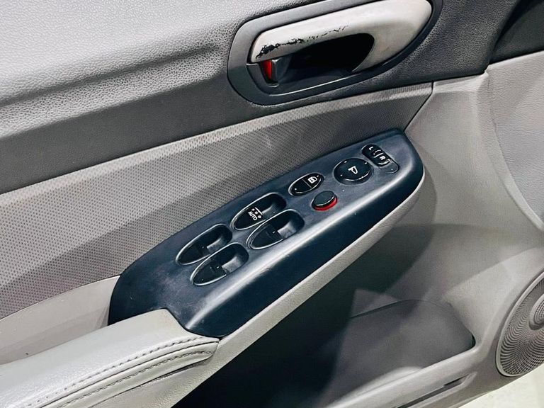 Honda Civic Sedan LXS 1.8/1.8 Flex 16V Mec. 4p