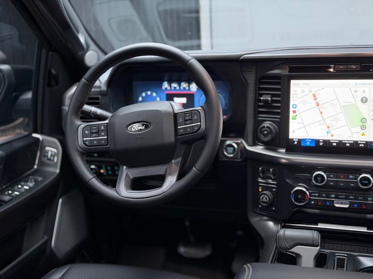 Ford F-150 Lariat Black 4x4 5.0 V8