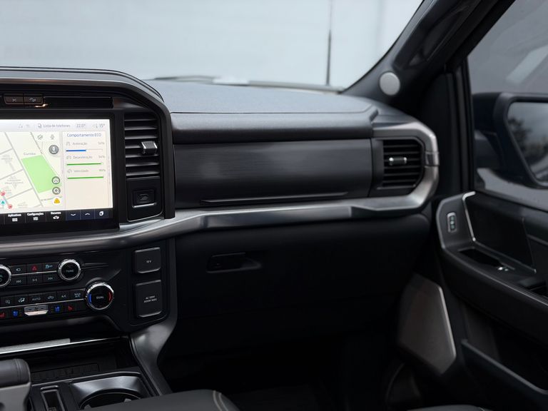 Ford F-150 Lariat Black 4x4 5.0 V8