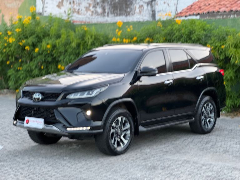 Toyota Hilux SW4 Diamond 2.8 TB 4x4 Die. Aut.
