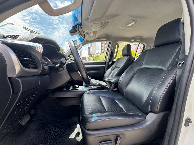 Toyota Hilux CD SRX 4x4 2.8 TDI 16V Diesel Aut.