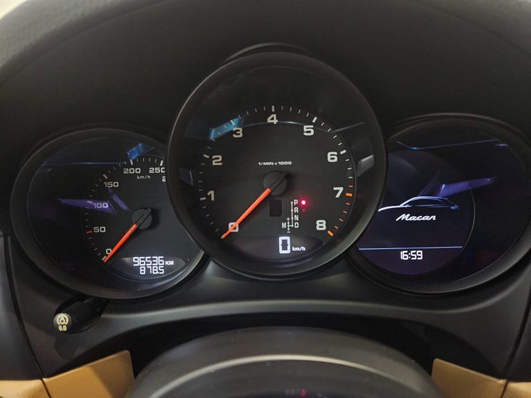 Porsche Macan 2.0 Turbo