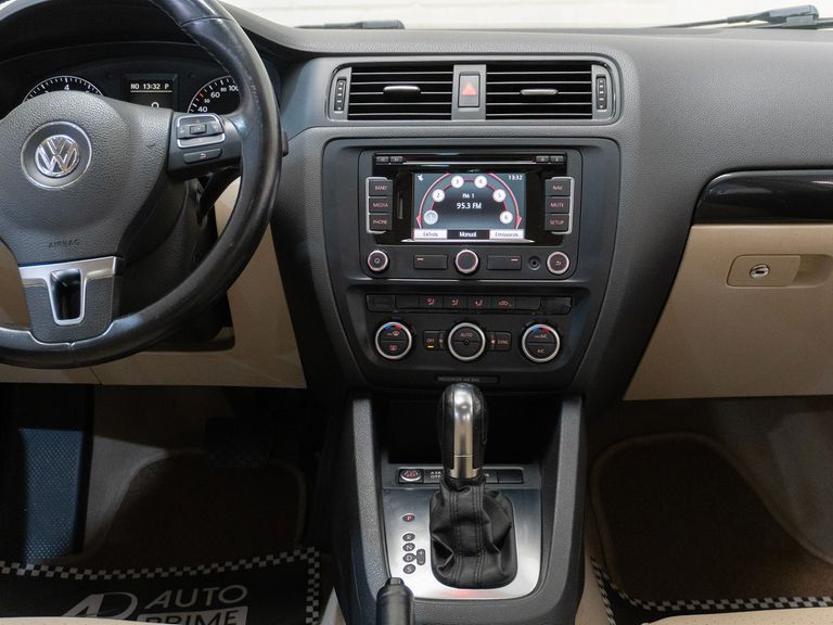 VolksWagen JETTA Comfortline 2.0 T.Flex 8V 4p Tipt.