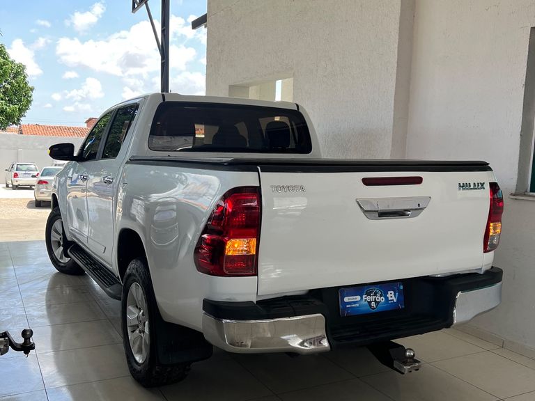Toyota Hilux CD 4x4 2.8 Diesel Mec.