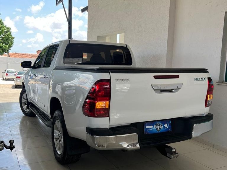 Toyota Hilux CD 4x4 2.8 Diesel Mec.