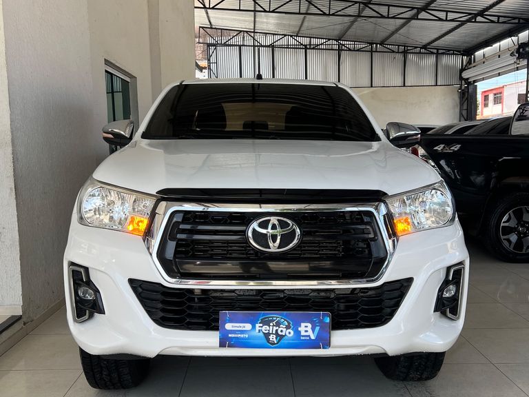 Toyota Hilux CD 4x4 2.8 Diesel Mec.