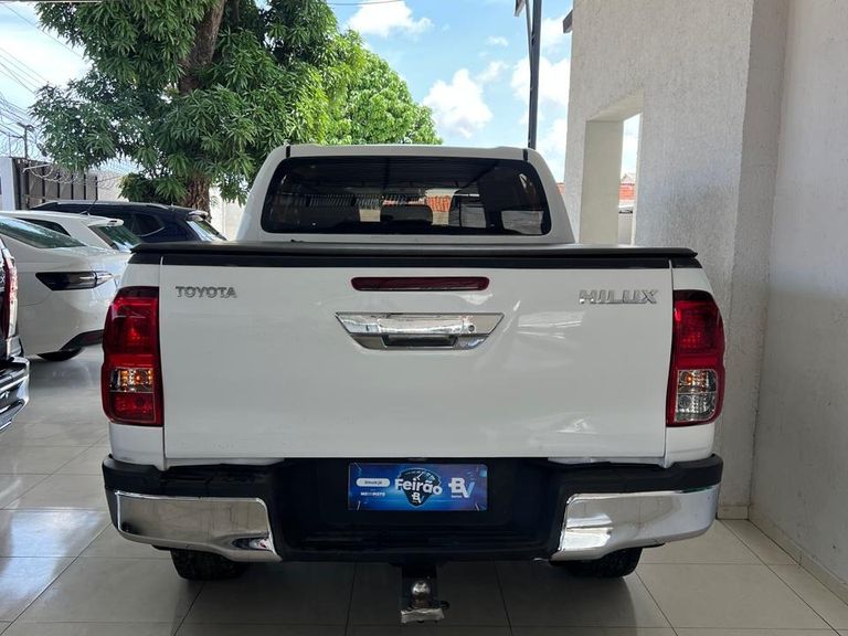 Toyota Hilux CD 4x4 2.8 Diesel Mec.