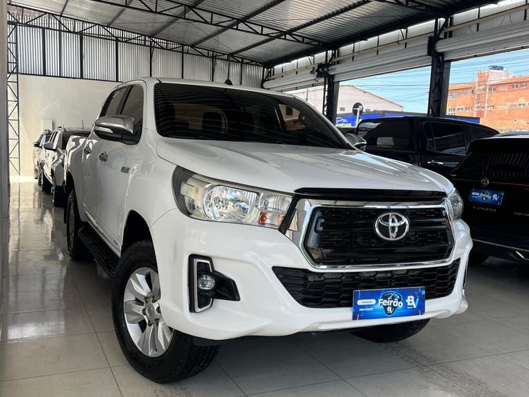 Toyota Hilux CD 4x4 2.8 Diesel Mec.