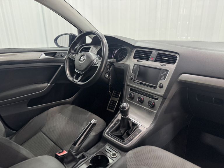 VolksWagen Golf Comfortline 1.0 TSI Total Flex Mec.