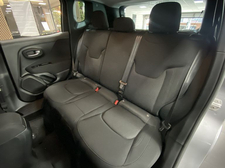 Jeep Renegade Sport 1.8 4x2 Flex 16V Aut.