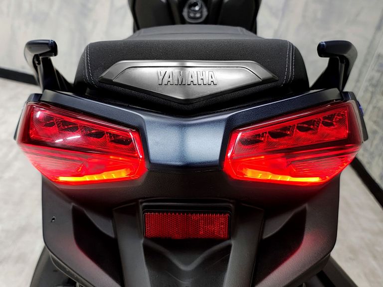 YAMAHA XMAX 250 CONNECTED 