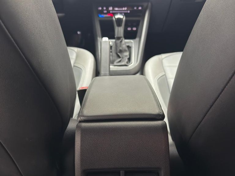 VolksWagen Nivus Highline 1.0 200 TSI Flex Aut.