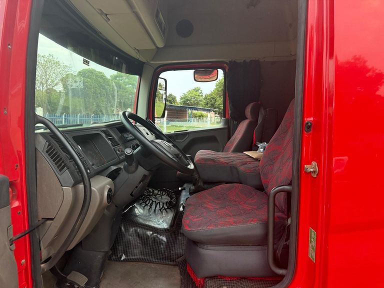 VOLKSWAGEN 24-280 E Constel. 6x2 2p (diesel)(E5)