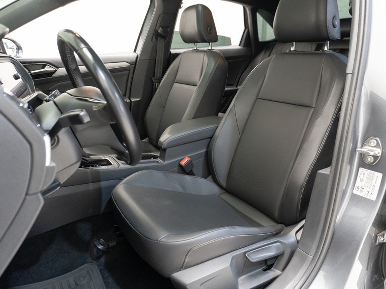 VolksWagen JETTA R-Line 250 TSI 1.4 Flex 16V Aut.