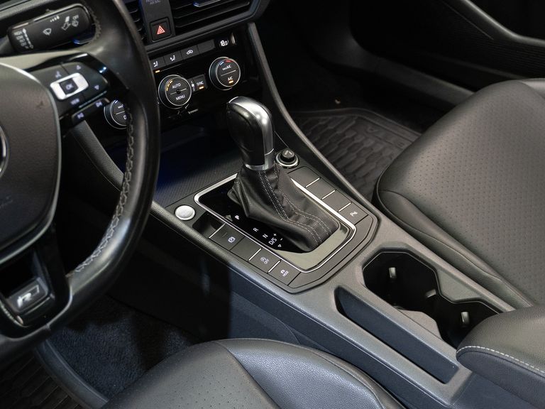 VolksWagen JETTA R-Line 250 TSI 1.4 Flex 16V Aut.