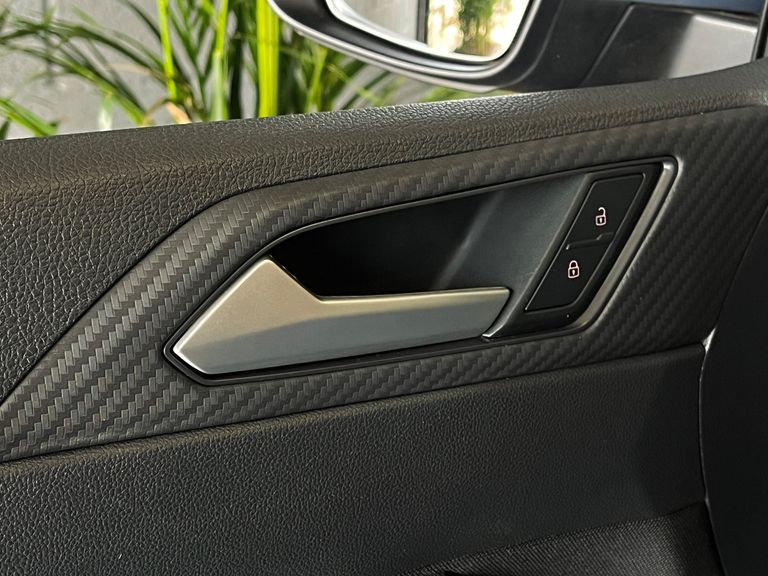 VolksWagen Nivus Highline 1.0 200 TSI Flex Aut.