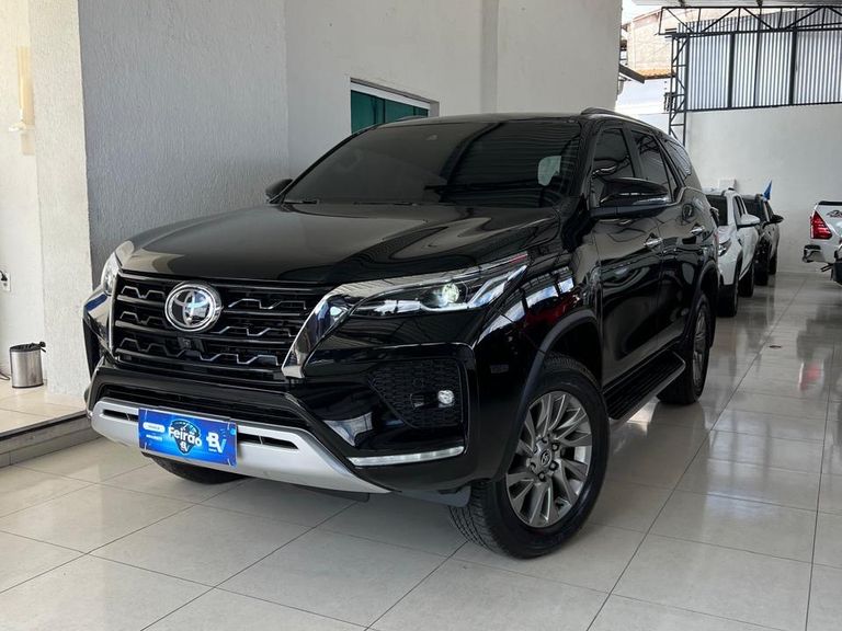 Toyota Hilux SW4 SRX 4x4 2.8 TDI 16V Dies. Aut.