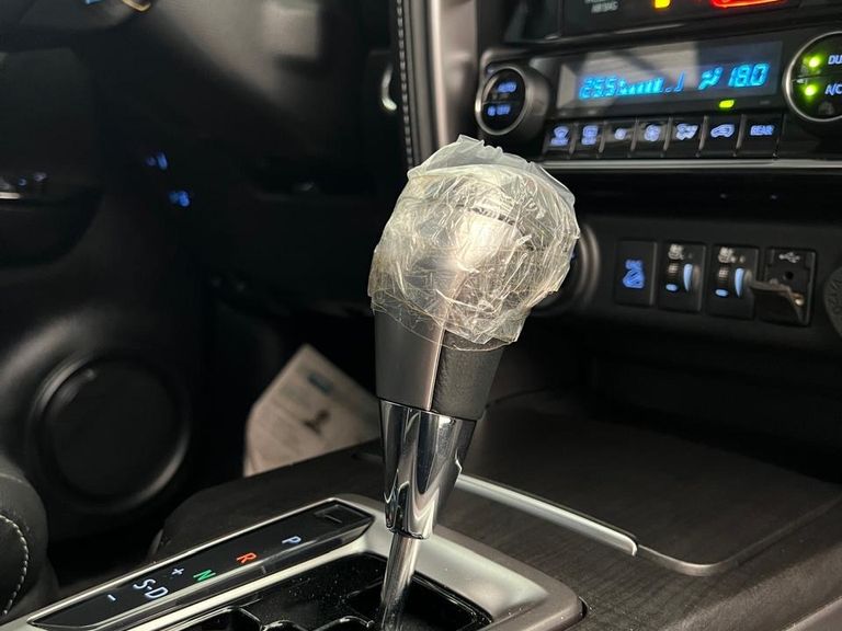 Toyota Hilux SW4 SRX 4x4 2.8 TDI 16V Dies. Aut.