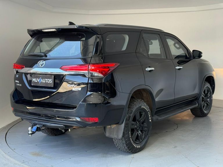 Toyota Hilux SW4 SRV 4x2 2.7 Flex 16V Aut.