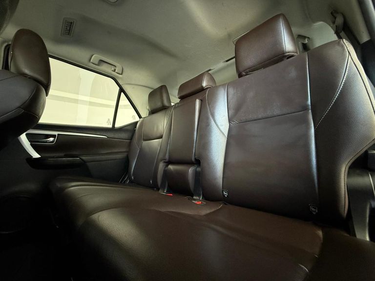 Toyota Hilux SW4 SRV 4x2 2.7 Flex 16V Aut.