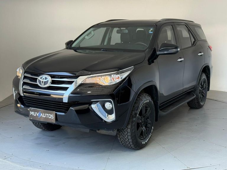 Toyota Hilux SW4 SRV 4x2 2.7 Flex 16V Aut.