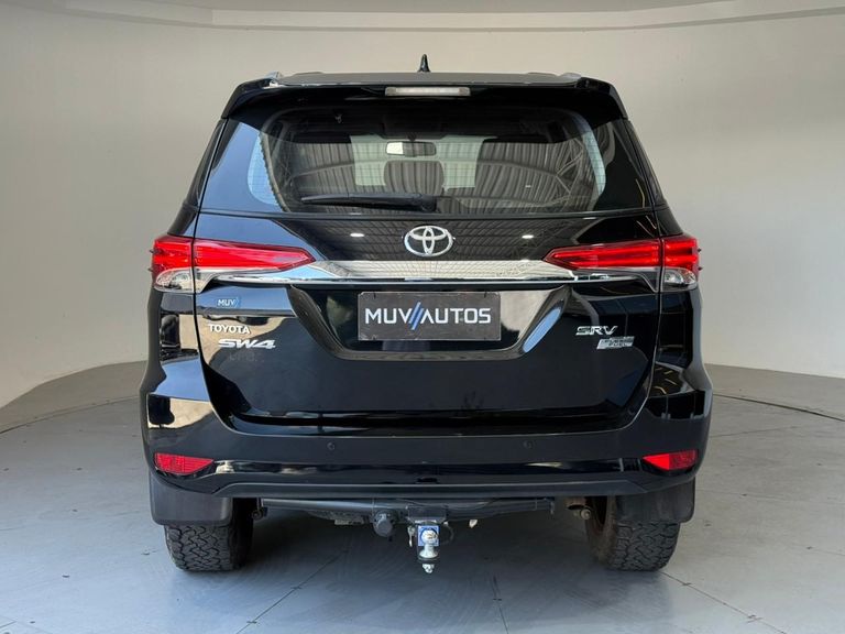 Toyota Hilux SW4 SRV 4x2 2.7 Flex 16V Aut.