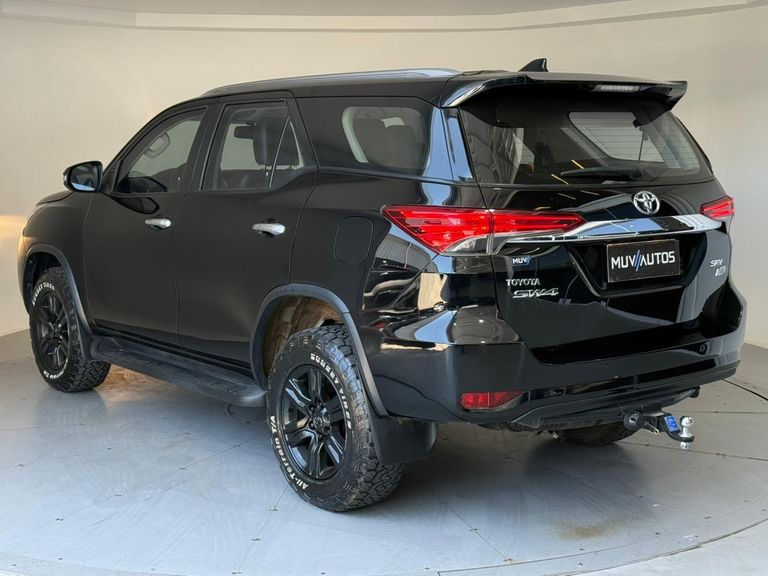 Toyota Hilux SW4 SRV 4x2 2.7 Flex 16V Aut.