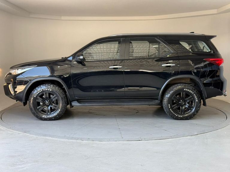 Toyota Hilux SW4 SRV 4x2 2.7 Flex 16V Aut.