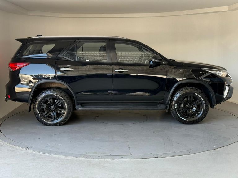 Toyota Hilux SW4 SRV 4x2 2.7 Flex 16V Aut.