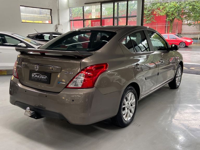 Nissan VERSA SV 1.6 16V FlexStart 4p Aut.