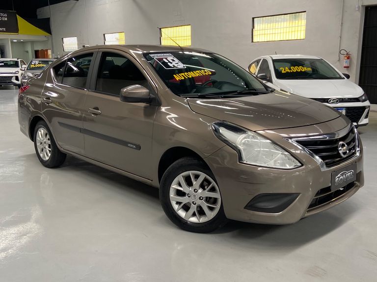 Nissan VERSA SV 1.6 16V FlexStart 4p Aut.
