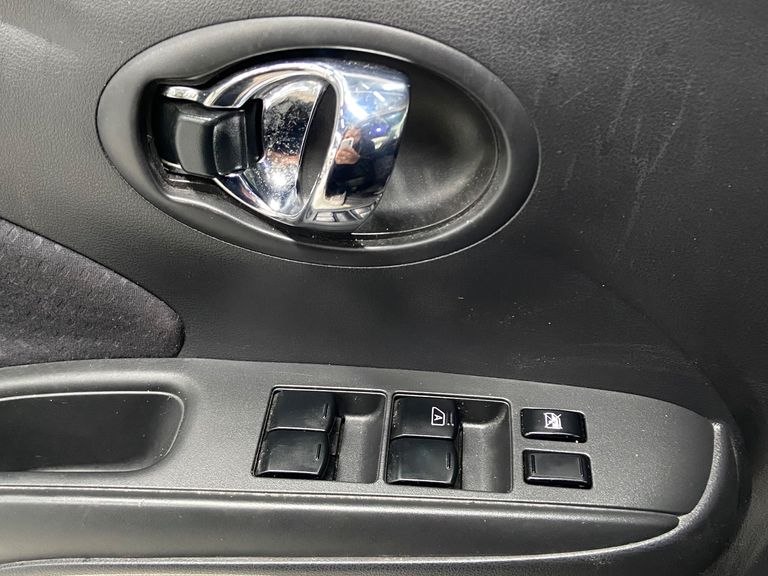 Nissan VERSA SV 1.6 16V FlexStart 4p Aut.