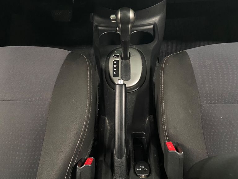 Nissan VERSA SV 1.6 16V FlexStart 4p Aut.