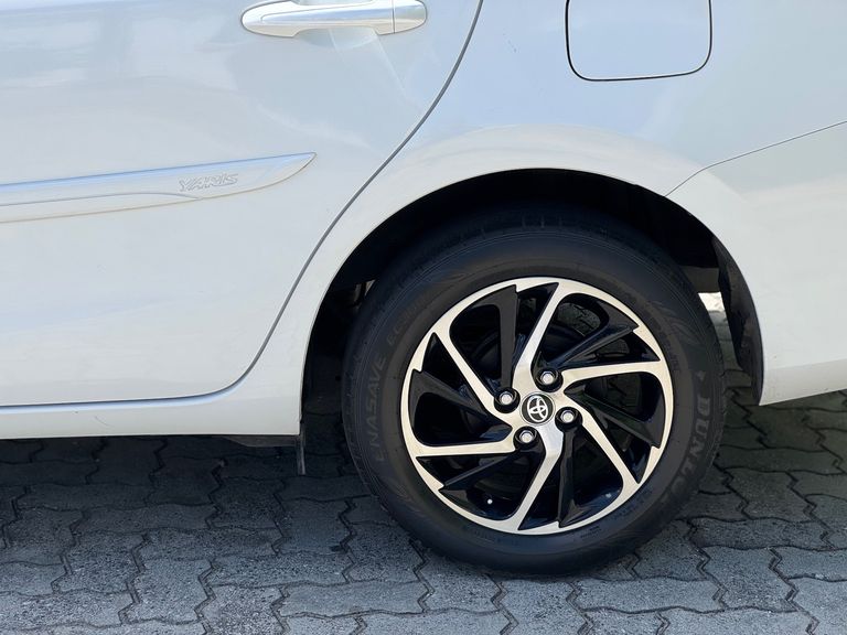 Toyota YARIS XLS Sedan 1.5 Flex 16V 4p Aut.