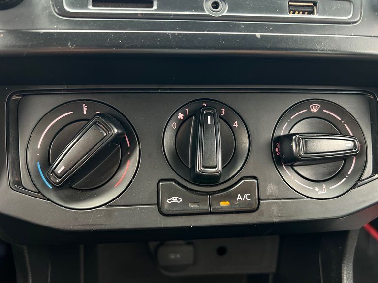 VolksWagen VOYAGE 1.6 MSI Flex 8V 4p