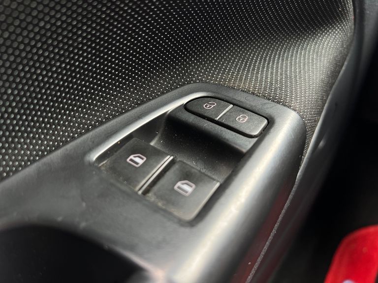 VolksWagen VOYAGE 1.6 MSI Flex 8V 4p