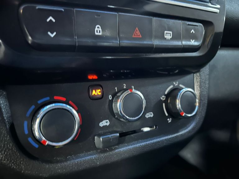 Renault KWID Intense 1.0 Flex 12V 5p Mec.