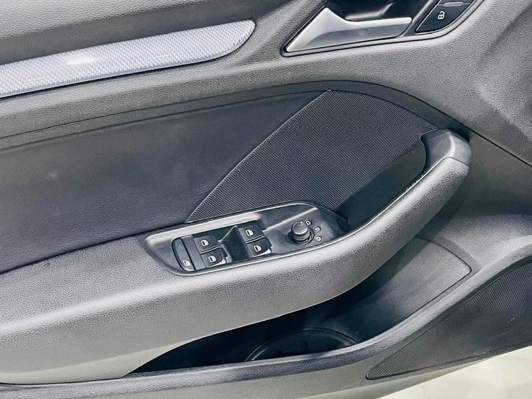 Audi A3 Sed.1.8/1.8 Ambit.16V TB FSI S-tronic