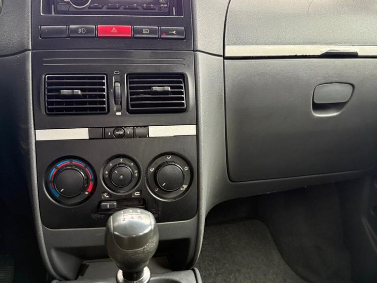 Fiat Idea ELX 1.4 mpi Fire Flex 8V 5p