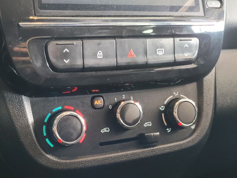 Renault KWID Intense 1.0 Flex 12V 5p Mec.