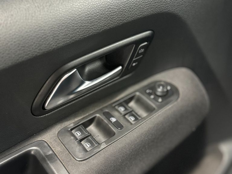 VolksWagen AMAROK Trendline CD 2.0 TDI 4X4 Dies Aut