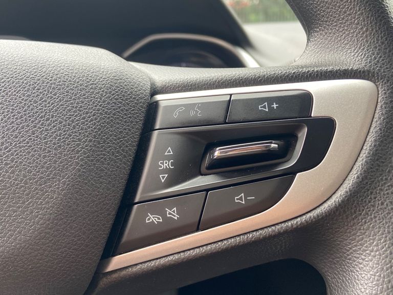 Chevrolet ONIX SEDAN Plus LT 1.0 12V Flex 4p Mec.