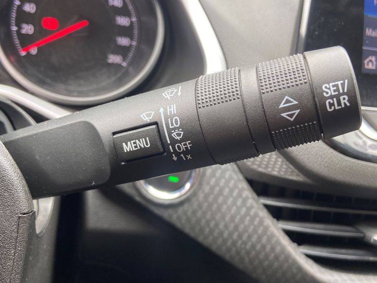 Chevrolet ONIX SEDAN Plus LT 1.0 12V Flex 4p Mec.