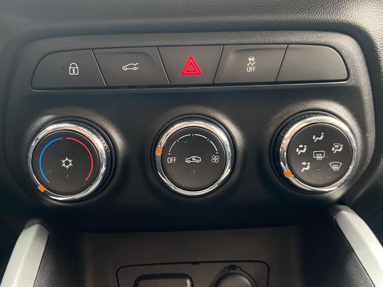 Chevrolet ONIX SEDAN Plus LT 1.0 12V Flex 4p Mec.