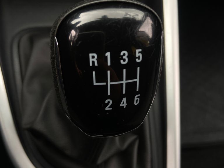 Chevrolet ONIX SEDAN Plus LT 1.0 12V Flex 4p Mec.