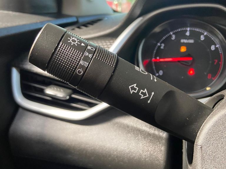 Chevrolet ONIX SEDAN Plus LT 1.0 12V Flex 4p Mec.