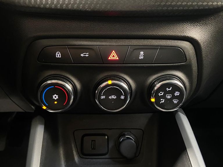 Chevrolet ONIX SEDAN Plus LT 1.0 12V Flex 4p Mec.